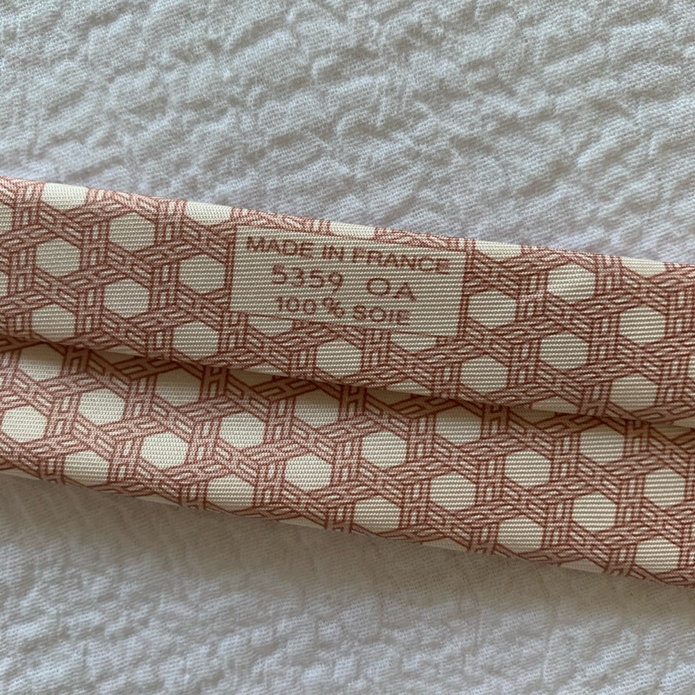 Hermès Authentic Tie 100% Silk - Picture 6 of 12